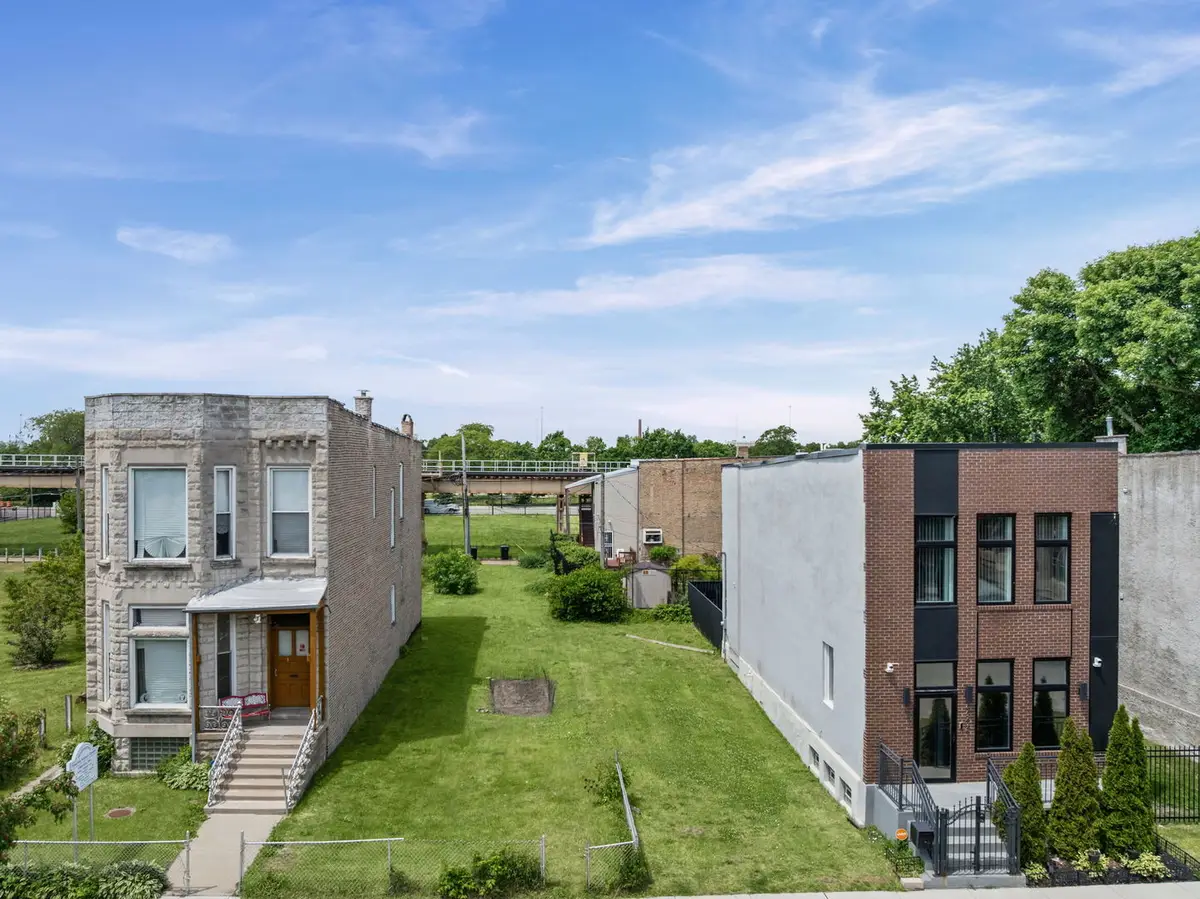 3808 S Wabash Avenue, Chicago, IL 60653 - #1