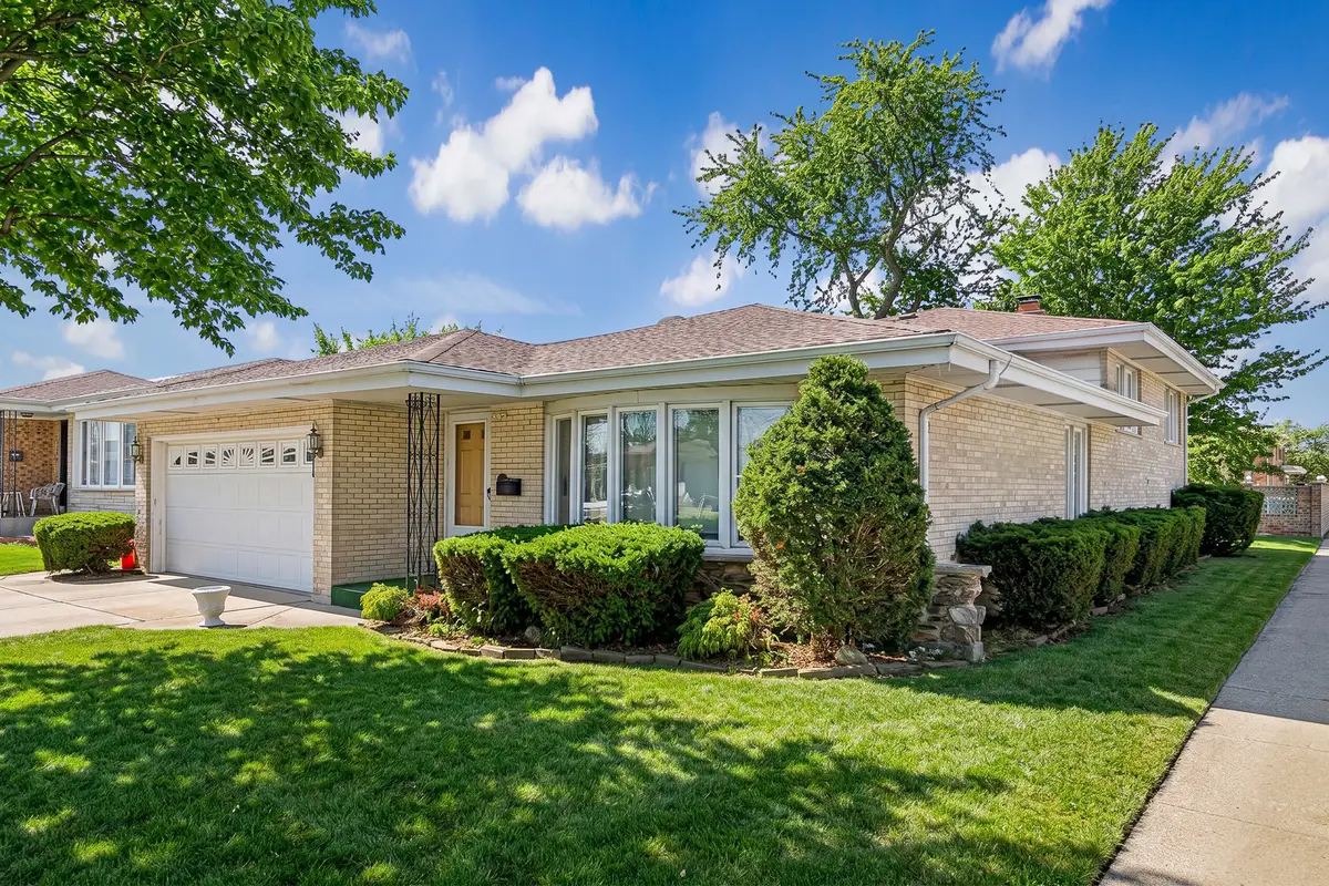 4738 N Potawatomie Avenue, Chicago, IL 60656 - #1