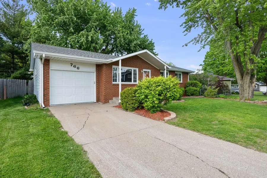 766 W 43rd Street, Davenport, IA 52806 - #2