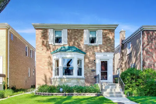 1902 Maple Avenue, Berwyn, IL 60402