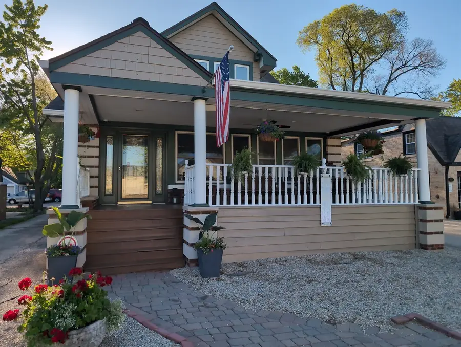 417 N Hough Street, Barrington, IL 60010 - #2