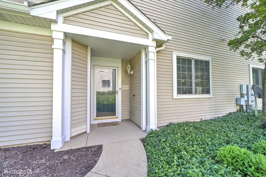 2952 Waters Edge Circle #2952, Aurora, IL 60504 - #3