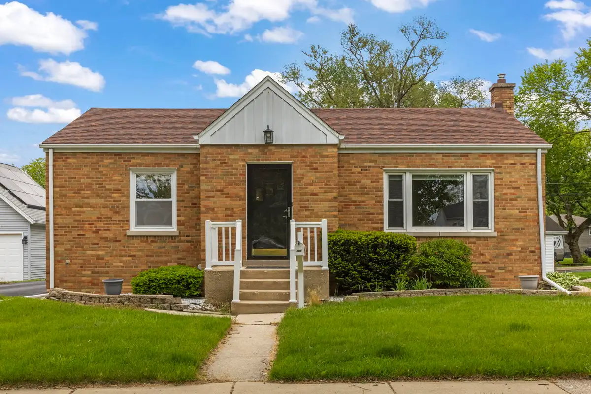 109 S Hudson Street, Westmont, IL 60559 - #1