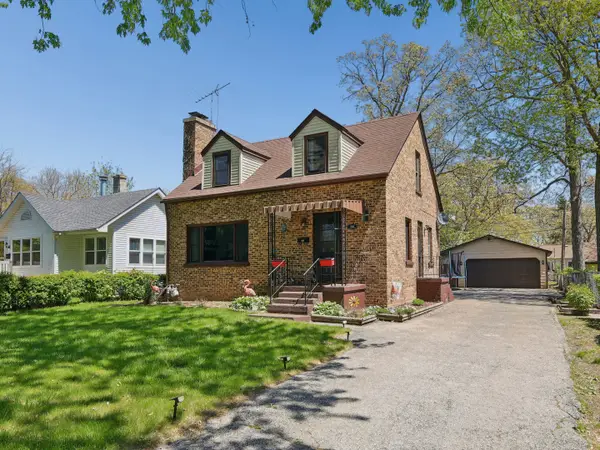 735 Kirkwood Avenue, Winthrop Harbor, IL 60096