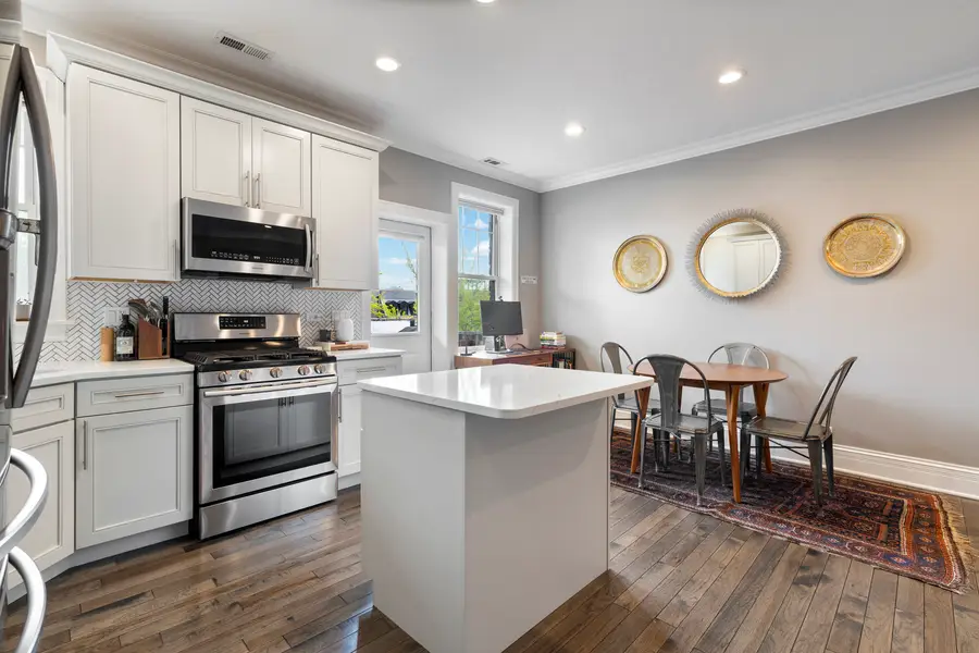 2705 N Mildred Avenue #3C, Chicago, IL 60614 - #3