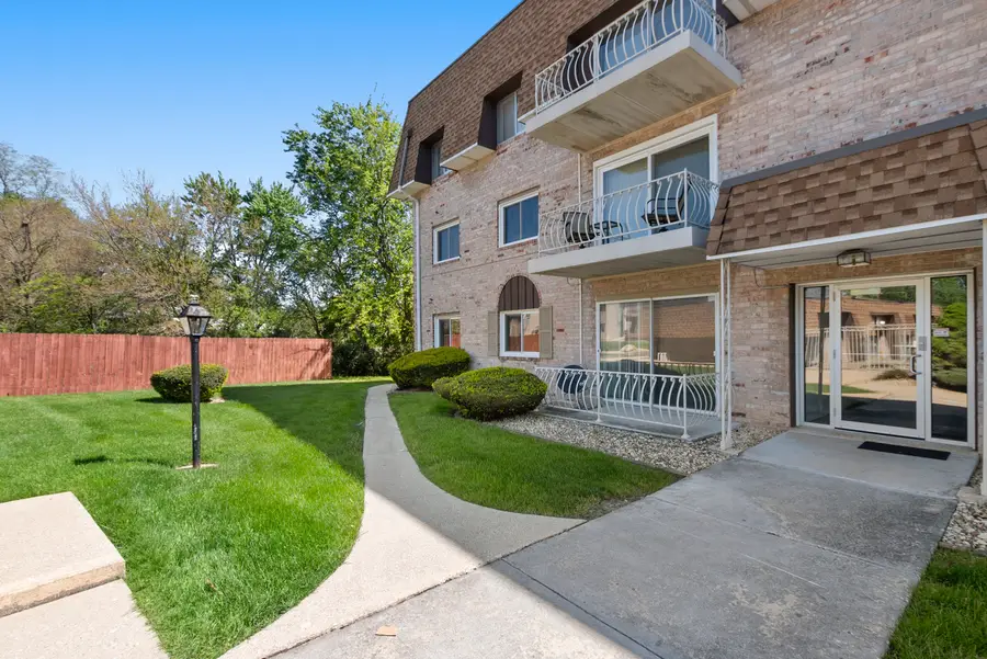3240 N Manor Drive #130, Lansing, IL 60438 - #2