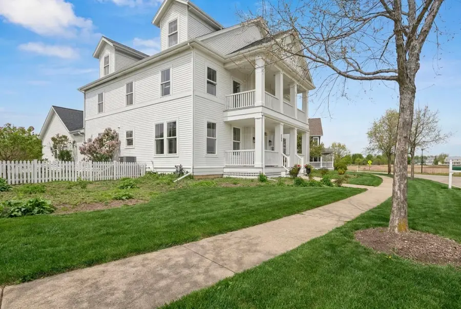 860 Blazing Star Road, Grayslake, IL 60030 - #2