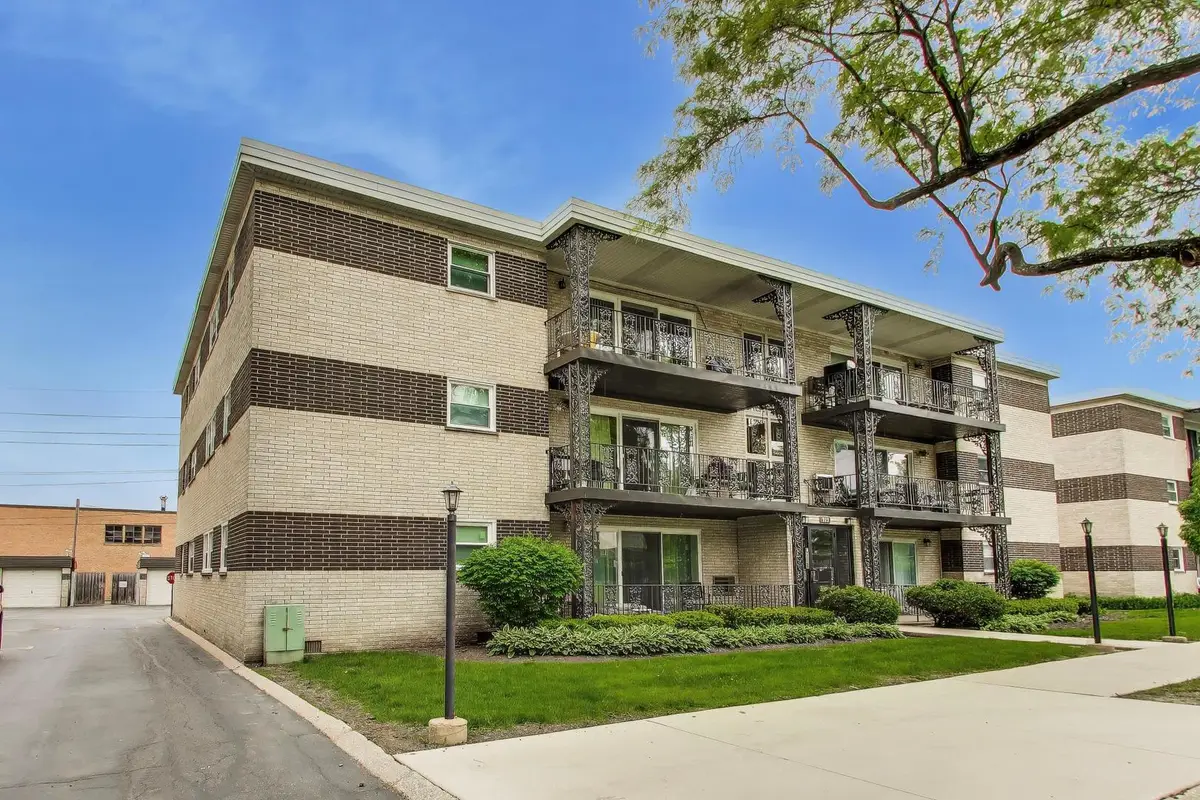 925 S 8th Avenue #12, La Grange, IL 60525 - #1
