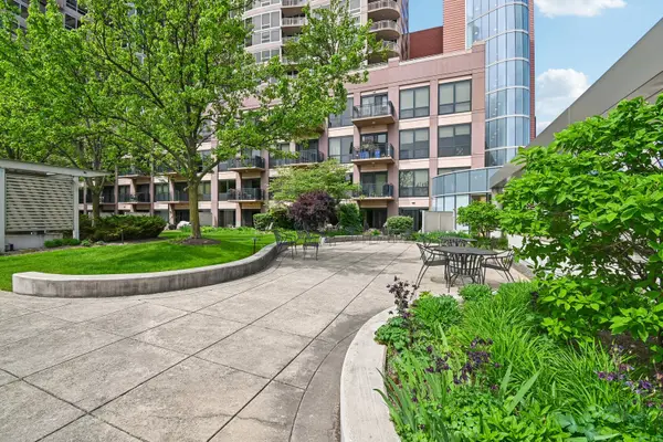 807 Davis Street #314, Evanston, IL 60201
