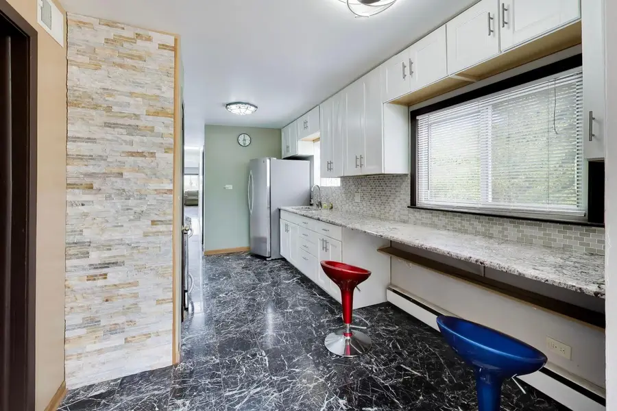 3111 W Foster Avenue, Chicago, IL 60625 - #2