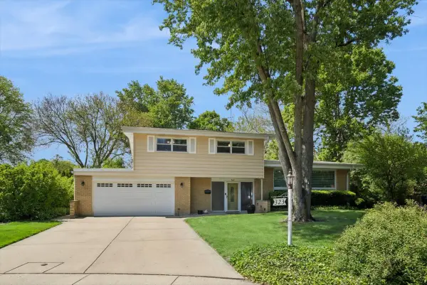 323 Vine Street, Wilmette, IL 60091