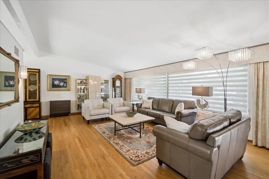 323 Vine Street, Wilmette, IL 60091 - #3