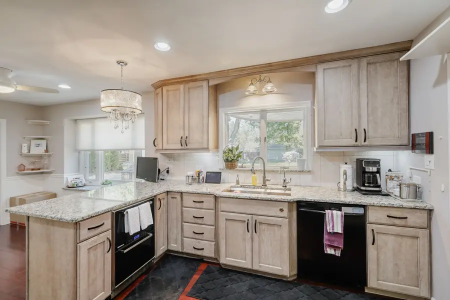 8035 Wolf Road, La Grange, IL 60525 - #2