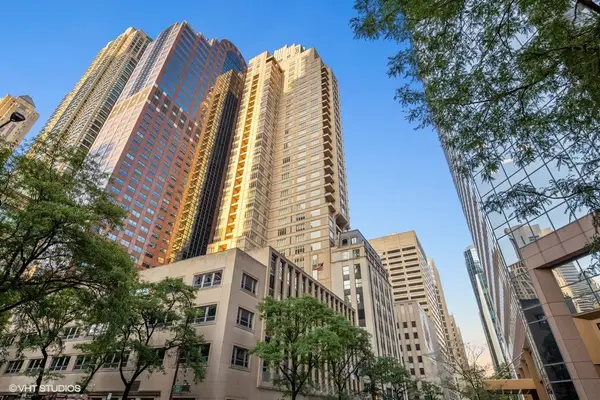 118 E Erie Street #32G, Chicago, IL 60611