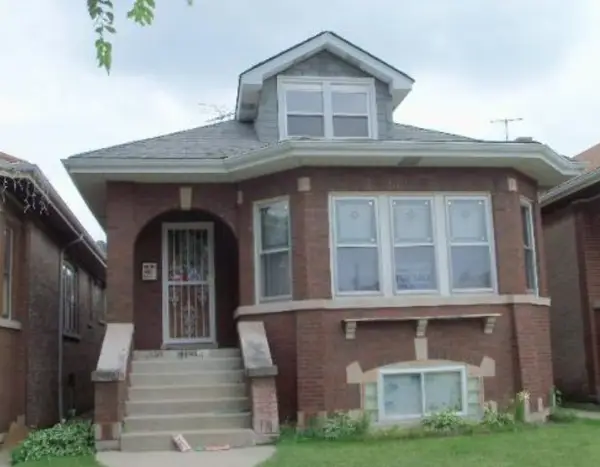 5225 W Schubert Avenue, Chicago, IL 60639