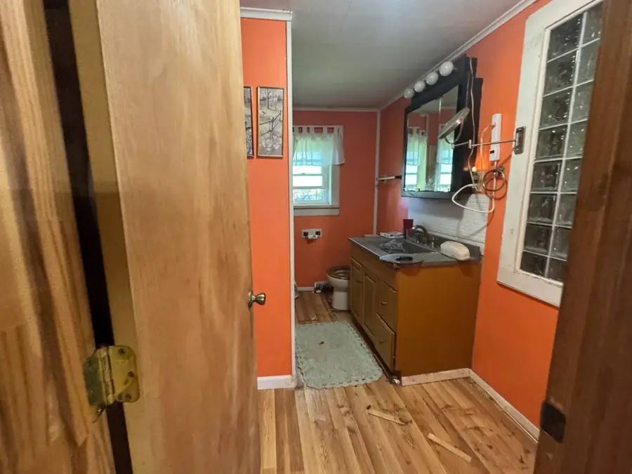 19855 N Prior Lane, Mount Vernon, IL 62864 - #3