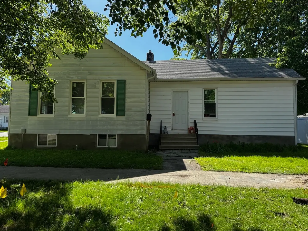 801 N Mill Street, Pontiac, IL 61764 - #1