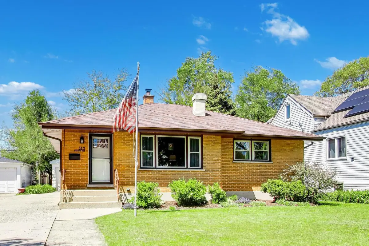 210 N 2nd Avenue, Villa Park, IL 60181 - #1