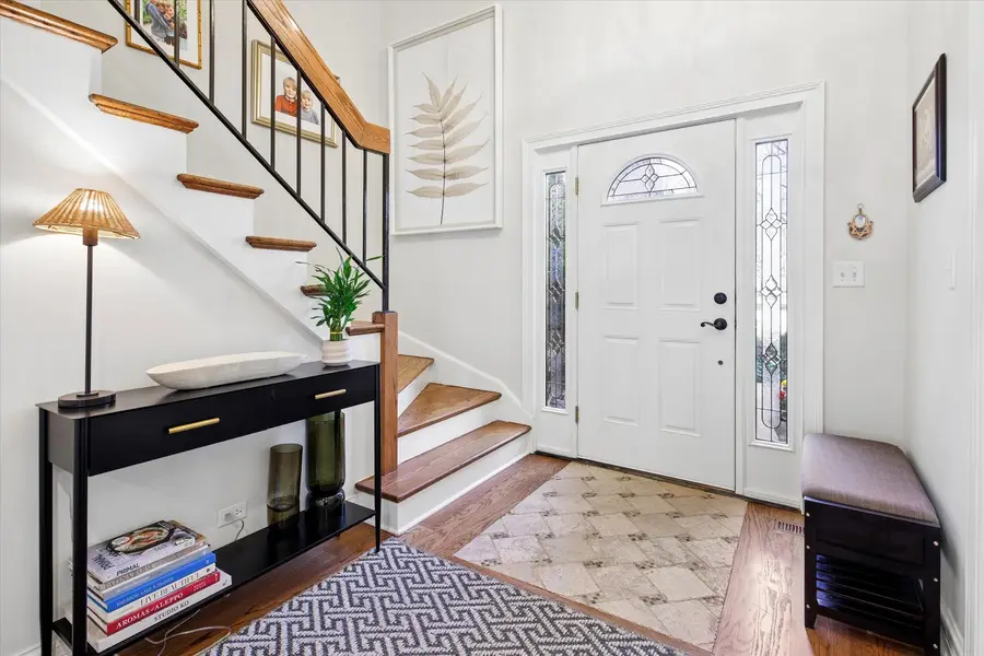 39 The Court Of Cobblestone Court, Northbrook, IL 60062 - #2