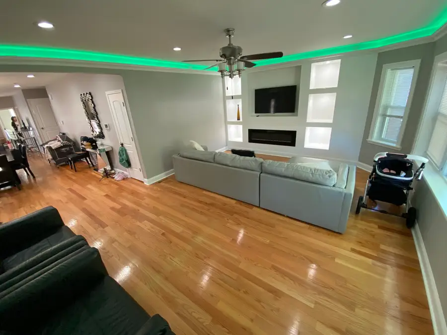 8136 S Luella Avenue, Chicago, IL 60617 - #3