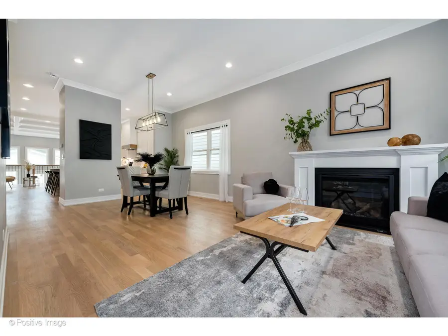 3107 N Oakley Avenue, Chicago, IL 60618 - #2