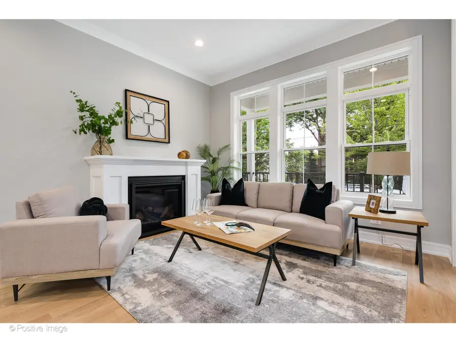 3107 N Oakley Avenue, Chicago, IL 60618 - #3