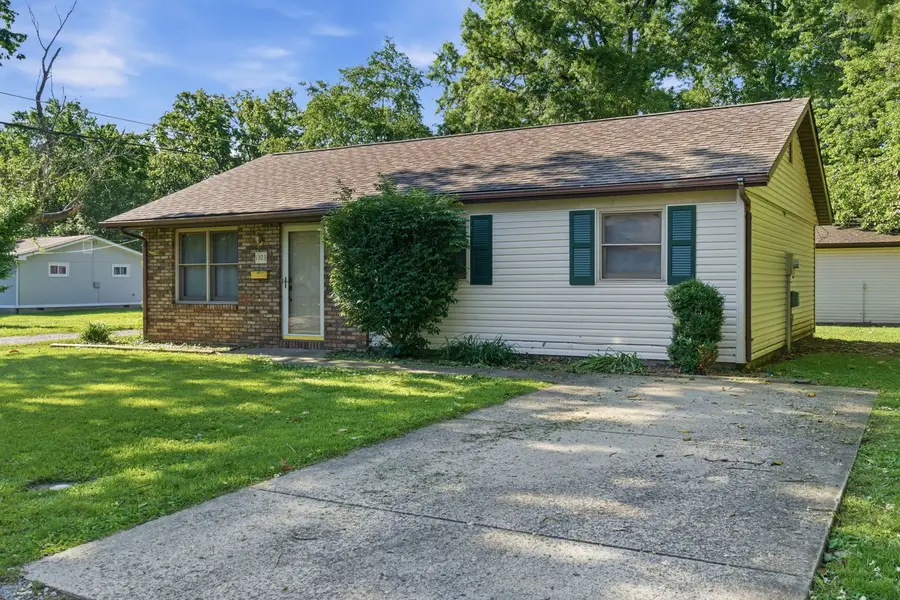 1303 W Prairie Street, Marion, IL 62959 - #2