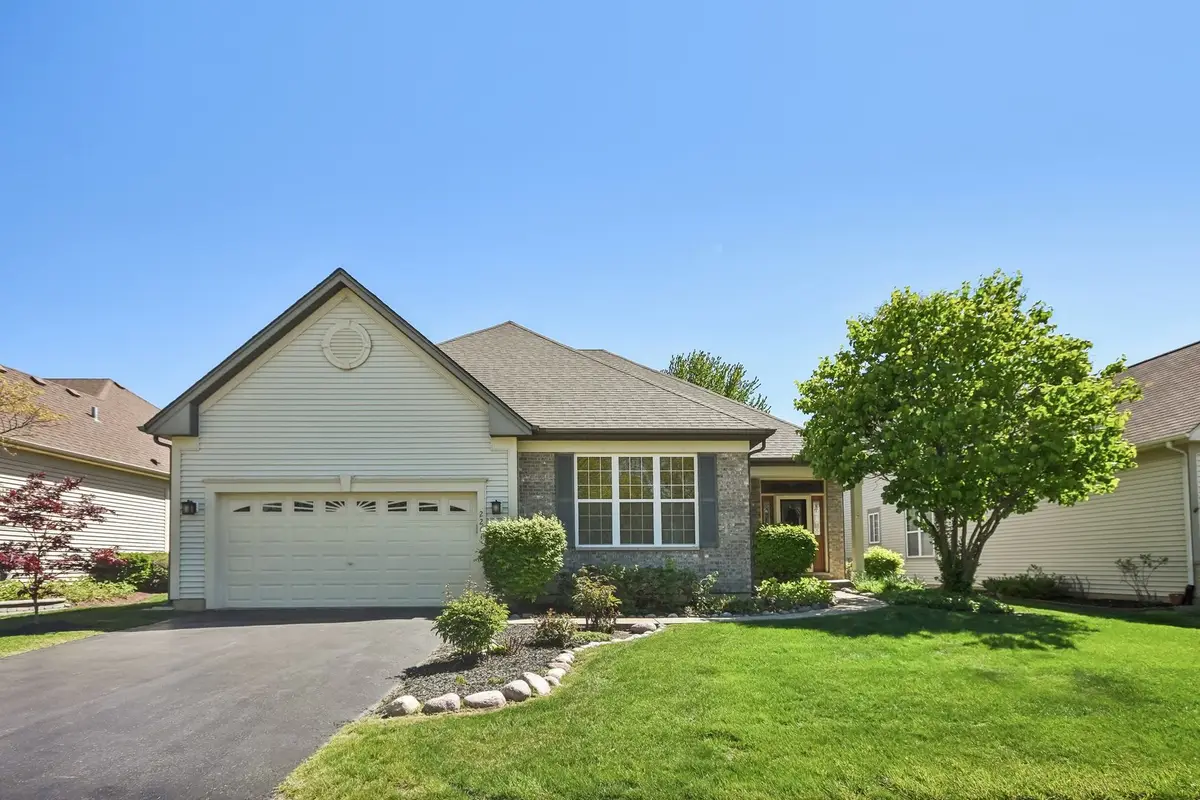 2261 Creekwood Drive, Mundelein, IL 60060 - #1