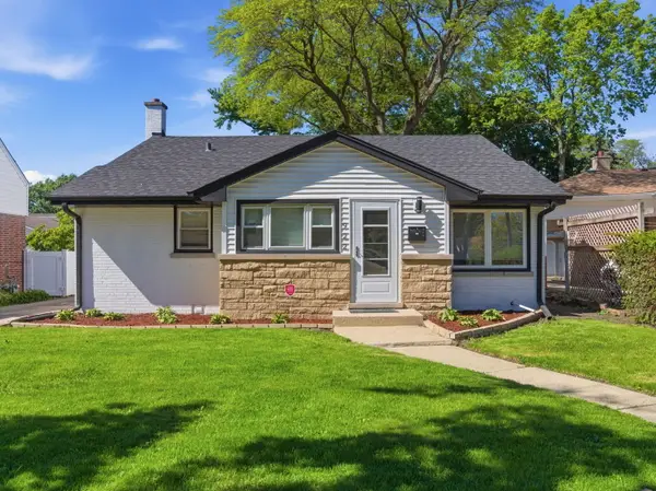 922 Glenlake Avenue, Park Ridge, IL 60068