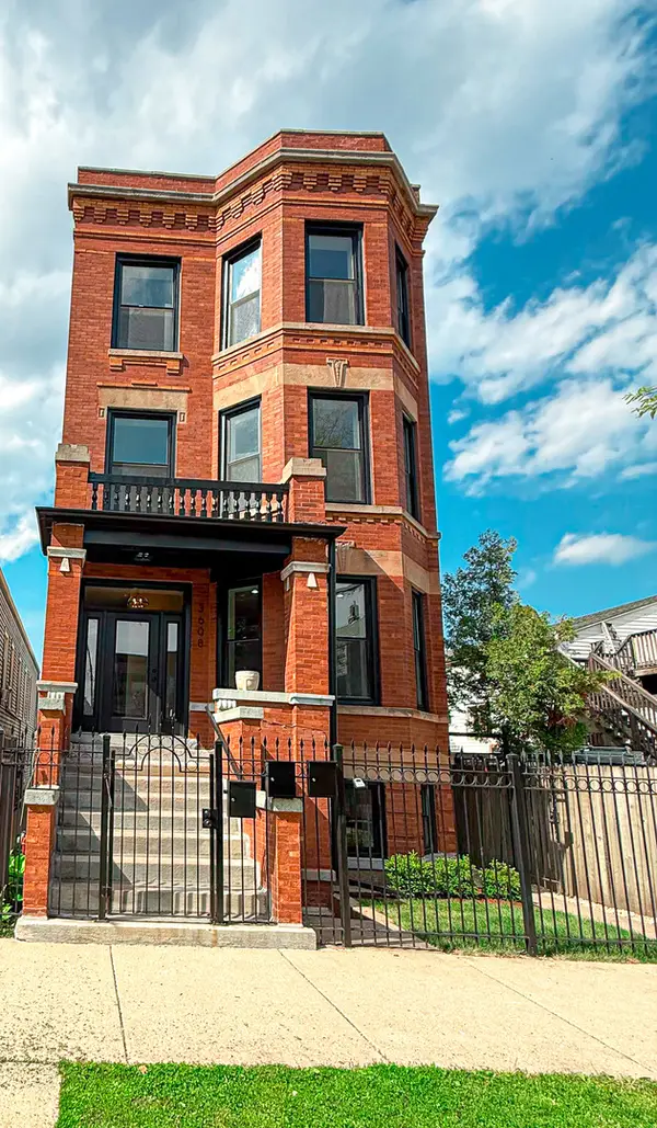 3608 W Wolfram Street, Chicago, IL 60618