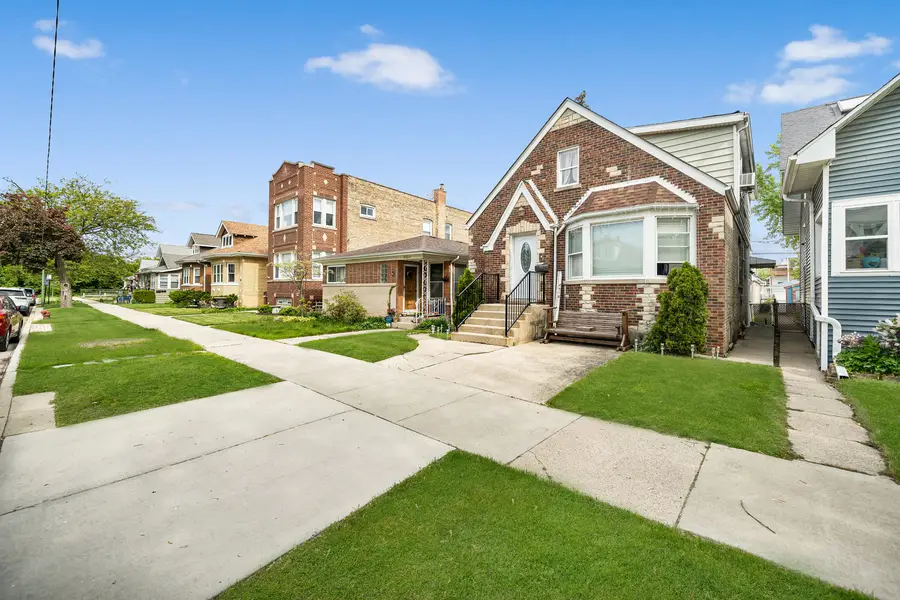 4918 W Winnemac Avenue, Chicago, IL 60630 - #3