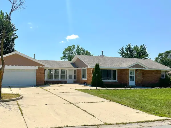 9405 S 76th Court, Hickory Hills, IL 60457
