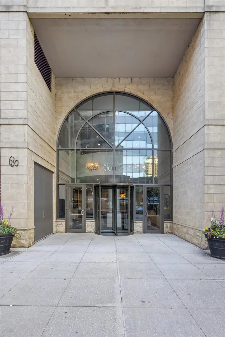 630 N State Street #1305, Chicago, IL 60654 - #2