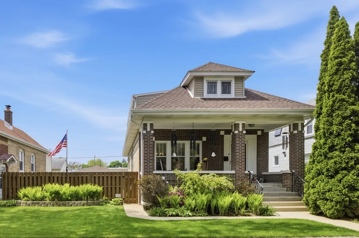 5320 N Lovejoy Avenue, Chicago, IL 60630 - #1