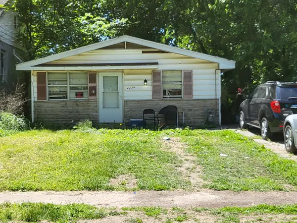 2234 E Monroe Street, Springfield, IL 62703