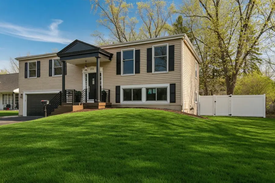 212 S River Road, Naperville, IL 60540 - #2