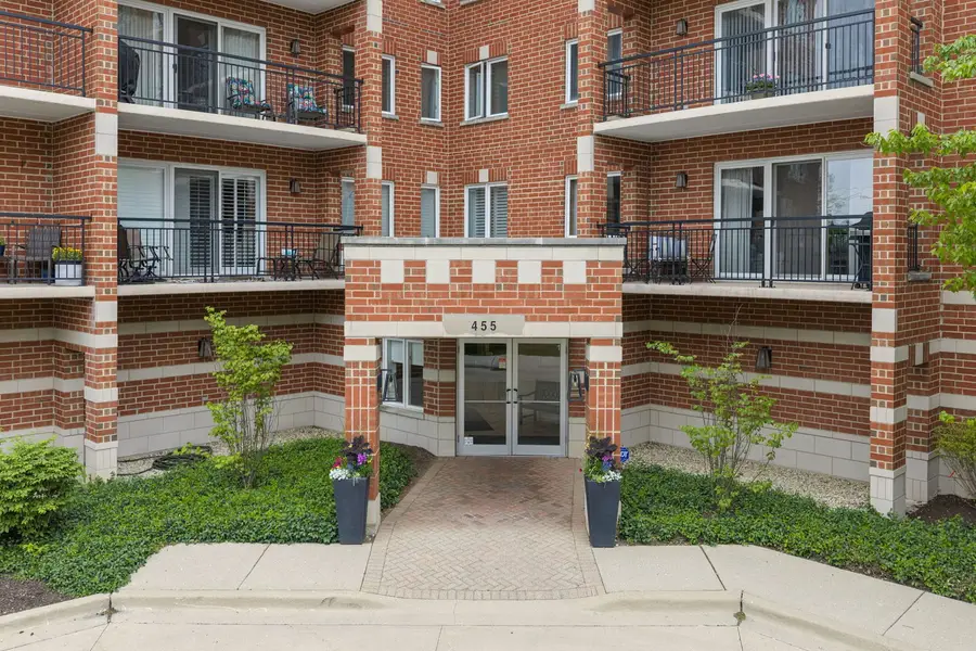 455 W Front Street #201, Wheaton, IL 60187 - #2