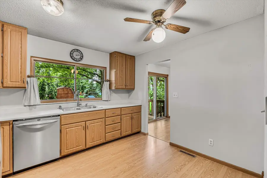 1425 W 54th Street, Davenport, IA 52806 - #3