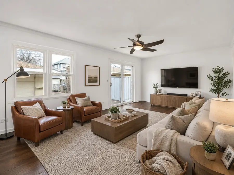285 E 1st Street, Elmhurst, IL 60126 - #2