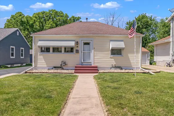 38 Blackhawk Hills Drive, Rock Island, IL 61201