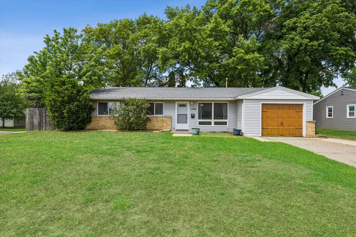 1124 12th Street, Dewitt, IA 52742 - #1