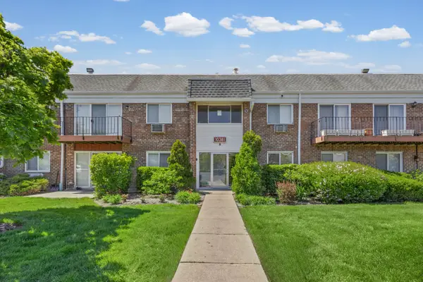 10381 Dearlove Road #2A, Glenview, IL 60025