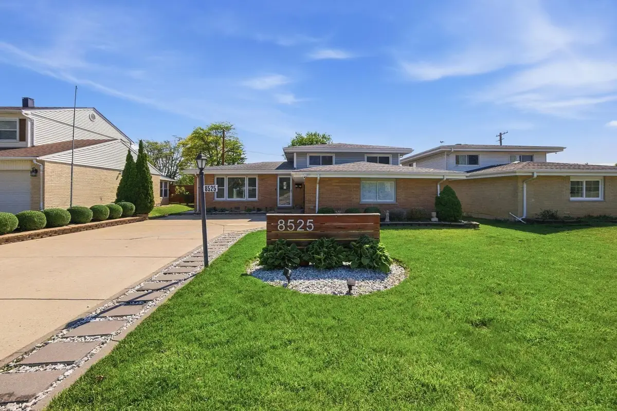 8525 Blue Ridge Avenue, Hickory Hills, IL 60457 - #1
