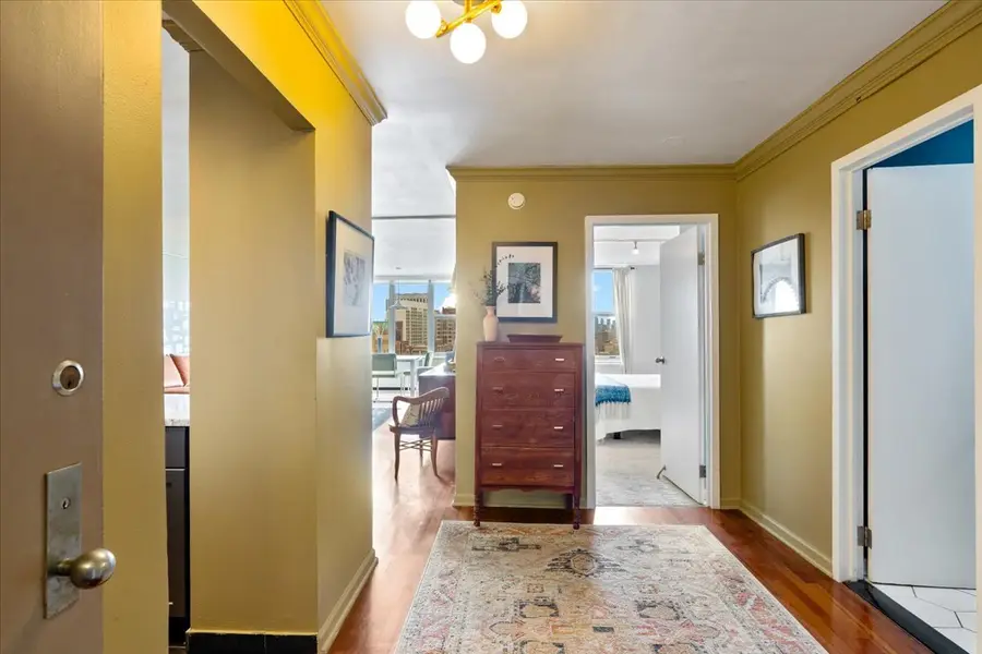 525 W Hawthorne Place #2407, Chicago, IL 60657 - #3