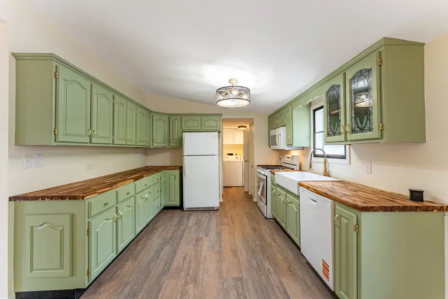 25 Cedar Lane, Sandwich, IL 60548 - #2