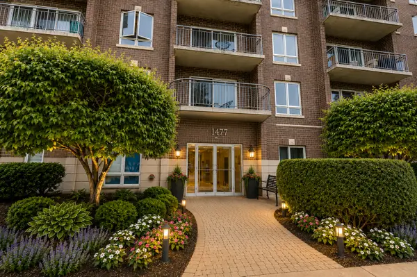 1477 E Thacker Street #205, Des Plaines, IL 60016