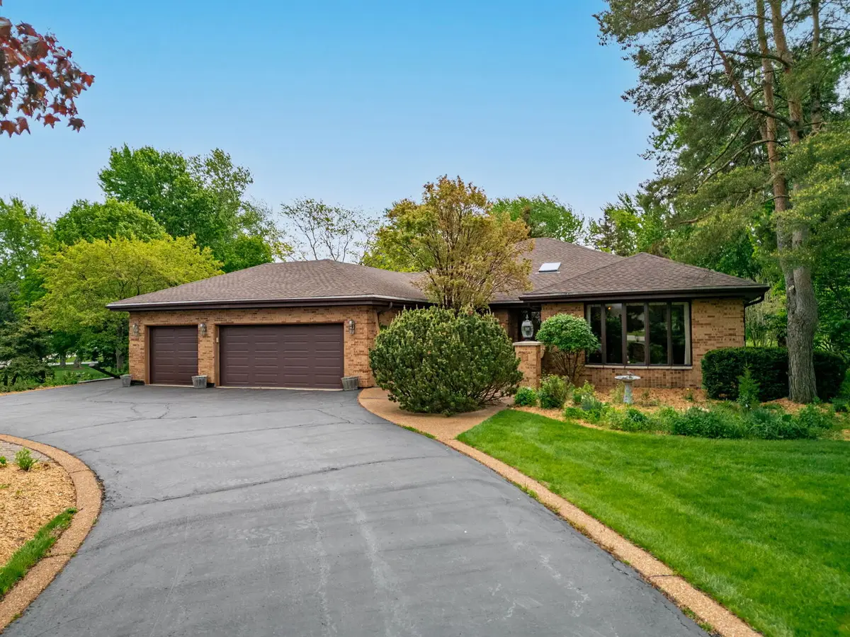 34 Carlisle Road, Hawthorn Woods, IL 60047 - #1