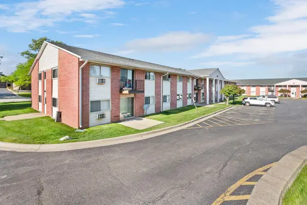 659 E Fullerton Avenue #204, Glendale Heights, IL 60139