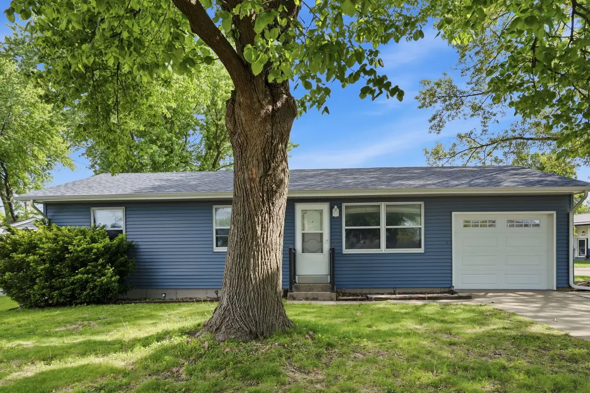 2010 W 63rd Street, Davenport, IA 52806 - #1