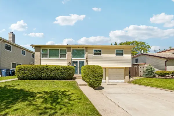 774 Polynesian Drive, Des Plaines, IL 60016
